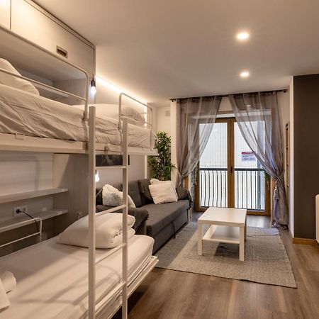 Estudio Para Grupos Pequenos En El Pas De La Casa - Centrico Kültér fotó