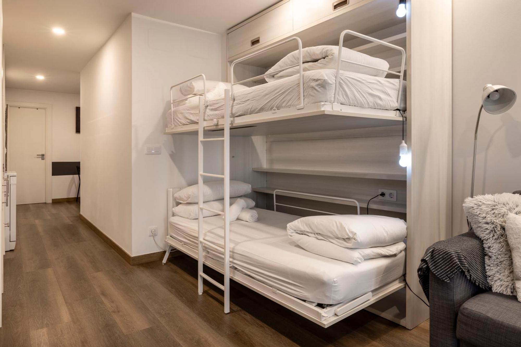 Estudio Para Grupos Pequenos En El Pas De La Casa - Centrico Kültér fotó