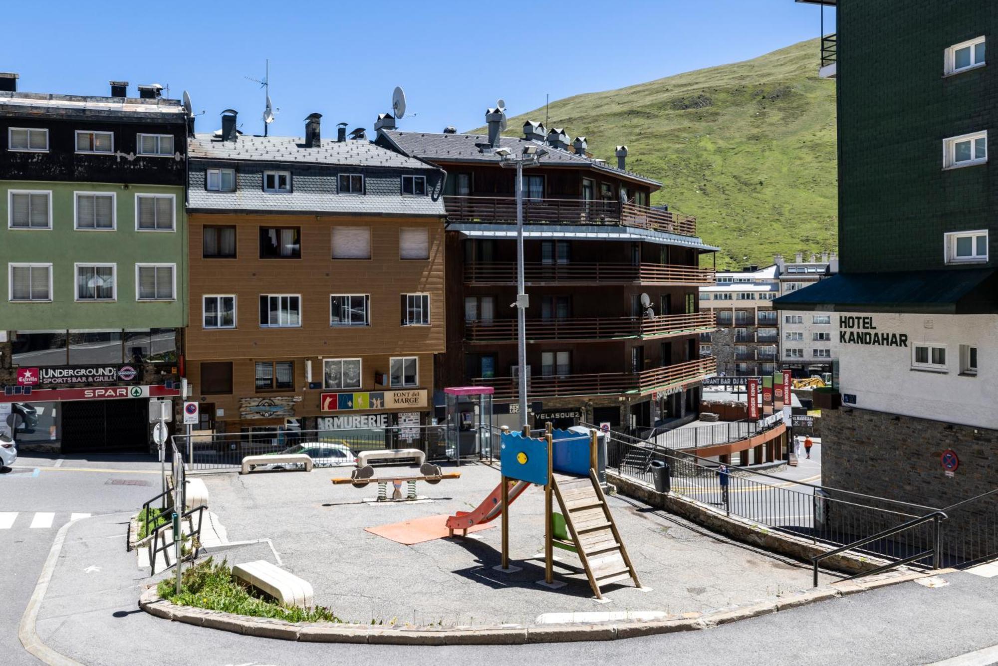Estudio Para Grupos Pequenos En El Pas De La Casa - Centrico Kültér fotó
